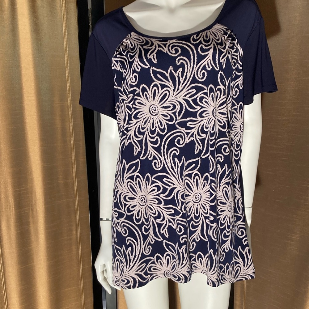 Floral Navy and White Women's Short Sleeve Top